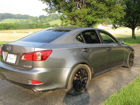 Used 2012 Lexus IS 250 w/ Preferred Accessory Package image 5