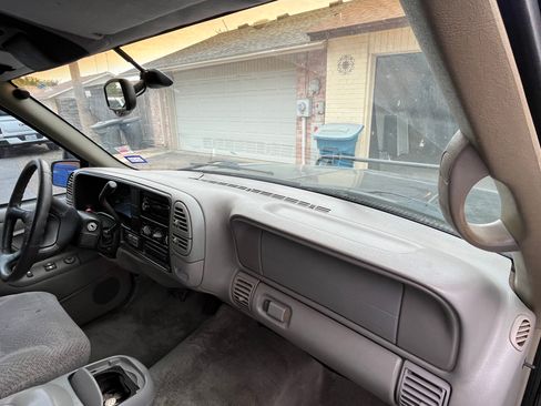 Used 1997 Chevrolet Tahoe 4WD 2-Door w/ Preferred Equipment Group 2 image 8