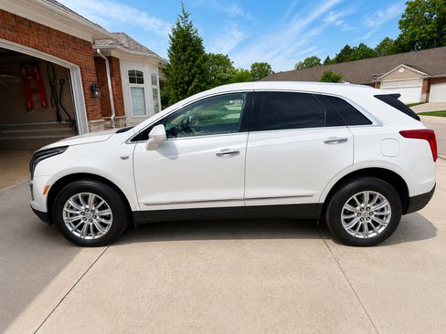 Used 2019 Cadillac XT5 AWD image 1