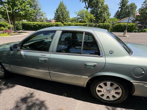 Used 2005 Mercury Grand Marquis GS RWD image 17
