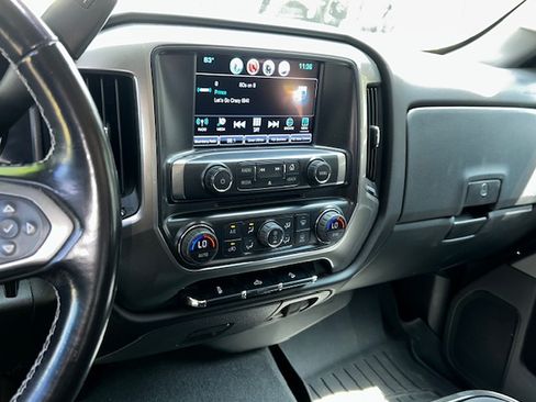 Used 2018 Chevrolet Silverado 1500 LT w/ All Star Edition AWD/4WD image 18