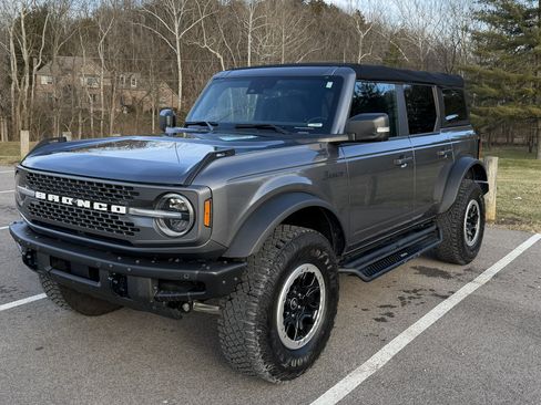 Used 2022 Ford Bronco Badlands image 1