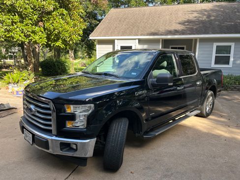 Used 2017 Ford F150 XLT w/ Equipment Group 302A Luxury RWD image 2