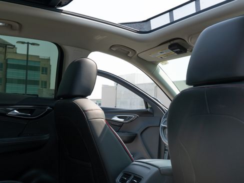 Used 2022 Buick Envision Essence w/ Sport Touring Package AWD/4WD image 12