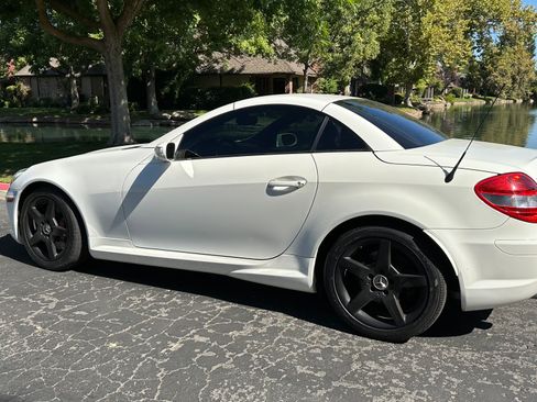 Used 2005 Mercedes-Benz SLK 350 image 4