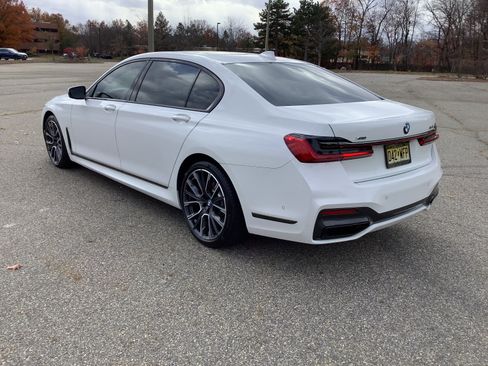 Used 2020 BMW 750i xDrive w/ Autobahn Package image 10