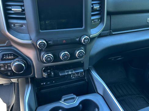 Used 2019 RAM 1500 Big Horn AWD/4WD image 13