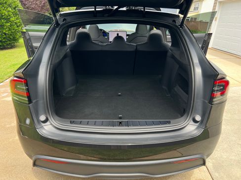 Used 2025 Tesla Model X AWD/4WD image 17