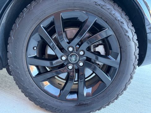 Used 2018 Land Rover Discovery HSE Luxury image 19