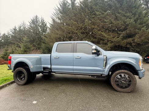 Used 2023 Ford F450 Platinum w/ FX4 Off-Road Package image 5