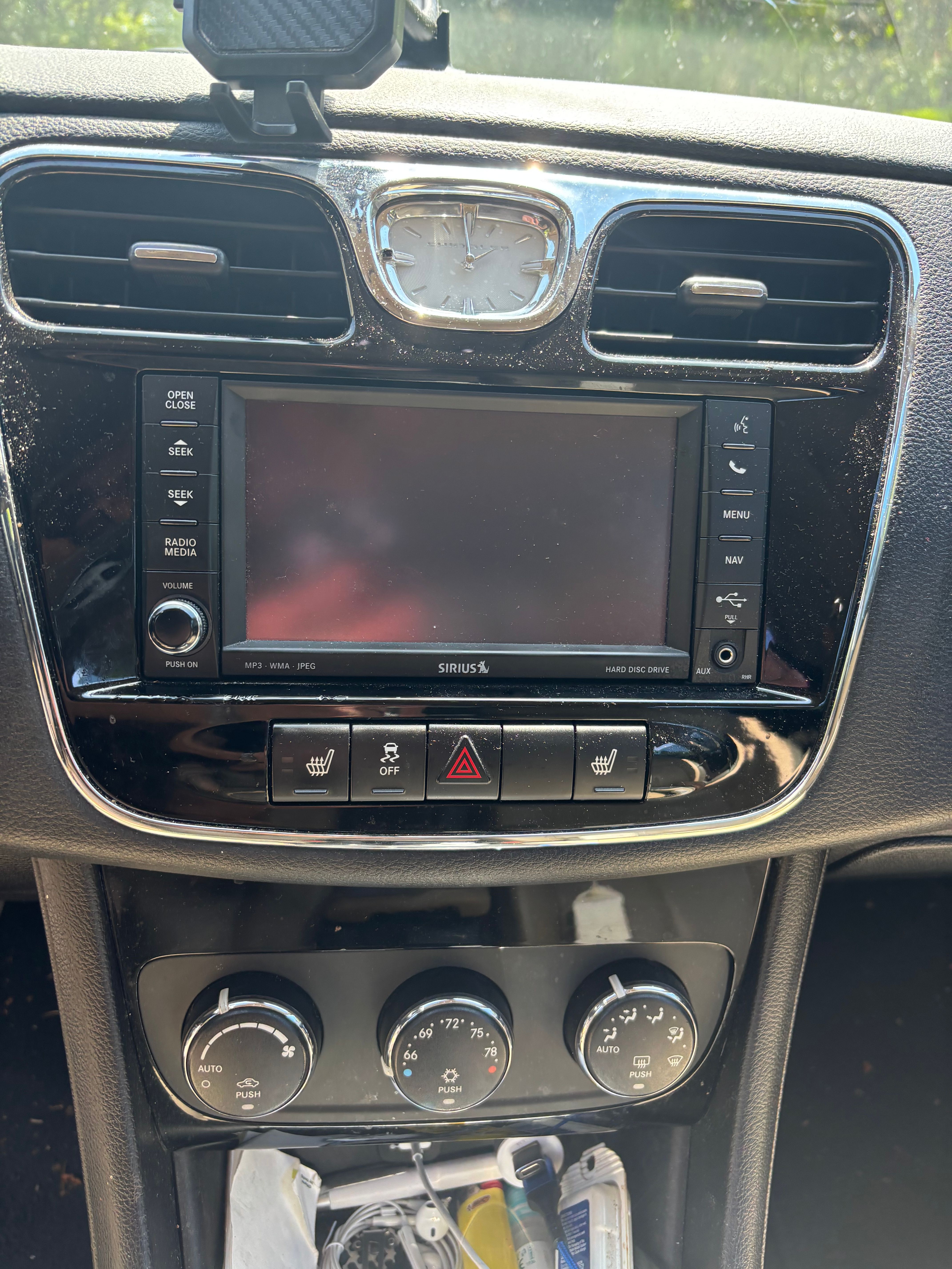 Used 2012 Chrysler 200 Limited FWD image 9