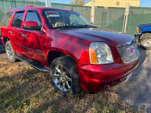 Used 2013 GMC Yukon Denali image 2