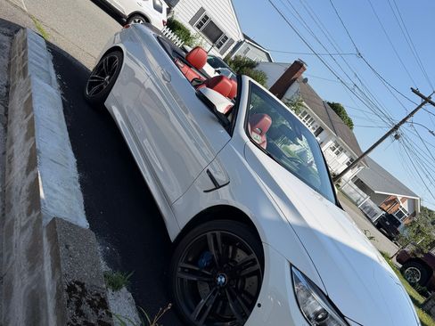 Used 2016 BMW M4 Convertible RWD image 14