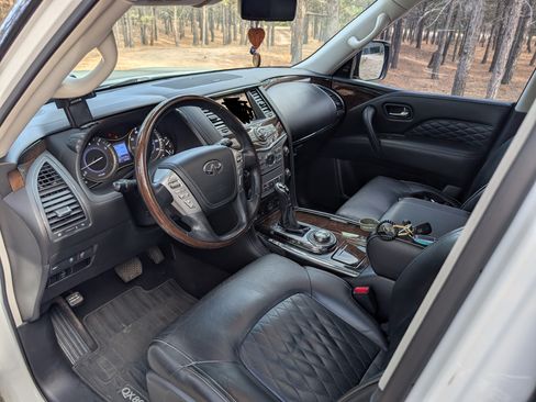 Used 2018 INFINITI QX80 4WD w/ Deluxe Technology Package image 8