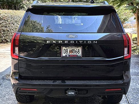 Used 2025 Ford Expedition Active AWD/4WD image 6