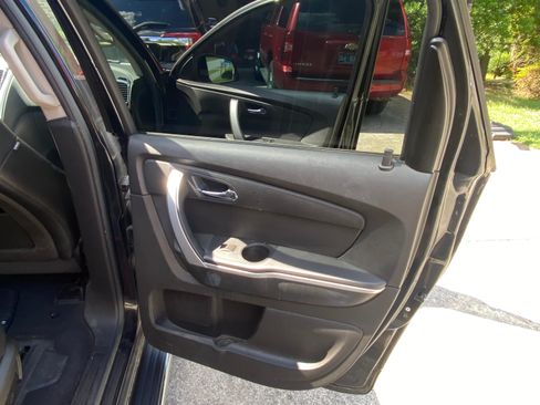Used 2011 GMC Acadia SLT AWD/4WD image 23
