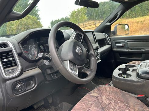 Used 2022 RAM 2500 Big Horn AWD/4WD image 5
