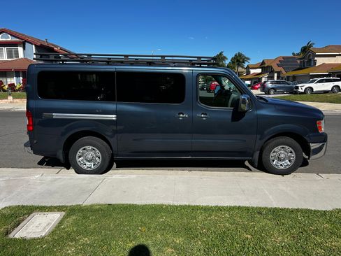 Used 2016 Nissan NV 3500 SL image 4