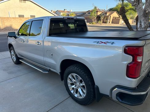 Used 2019 Chevrolet Silverado 1500 LTZ w/ LTZ Plus Package AWD/4WD image 4