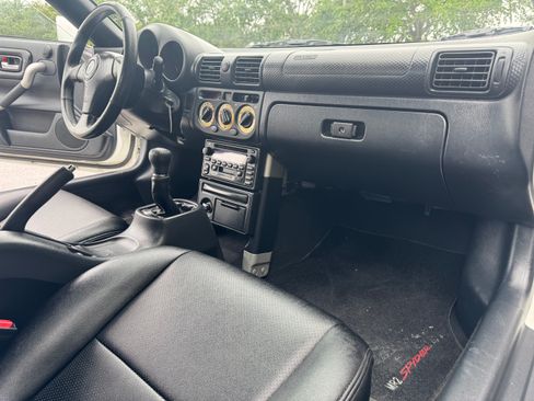 Used 2002 Toyota MR2 RWD image 13