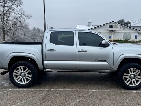 Used 2023 Toyota Tacoma SR image 4