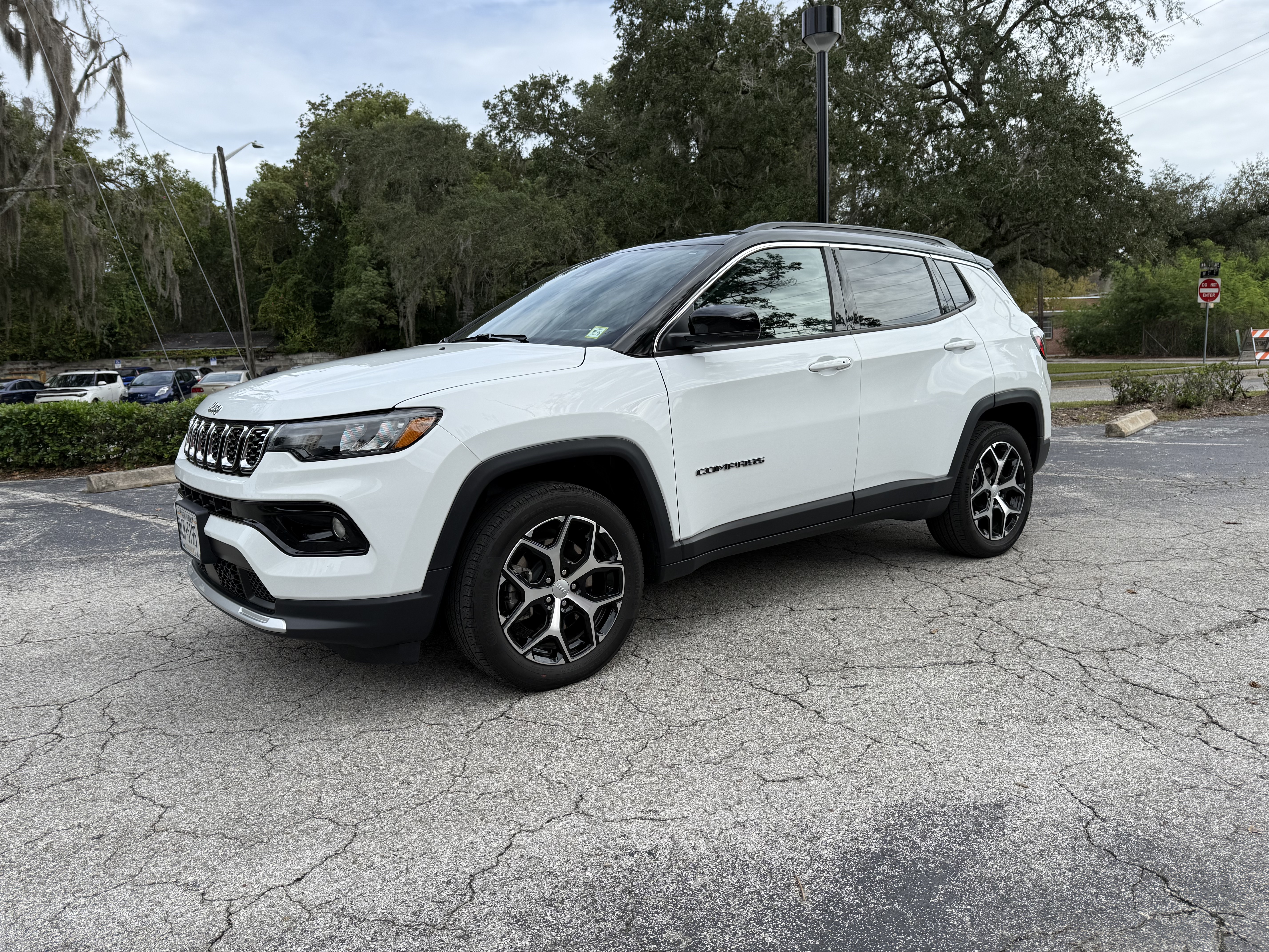 Used 2024 Jeep Compass Limited AWD/4WD image 2
