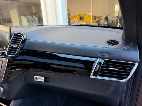 Used 2016 Mercedes-Benz GLE 400 4MATIC image 19