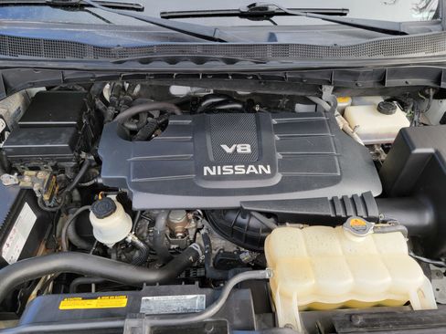 Used 2017 Nissan Titan S image 30