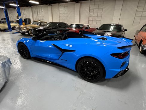 Used 2024 Chevrolet Corvette Z06 RWD image 8