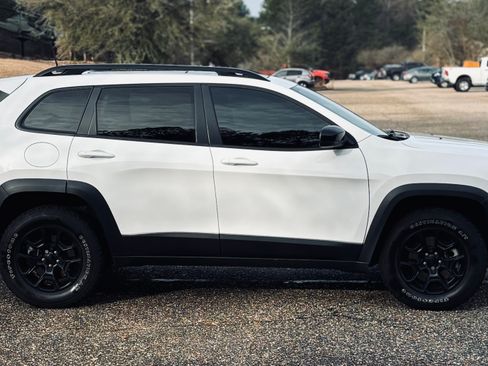 Used 2022 Jeep Cherokee Latitude w/ Sun & Sound Group image 5