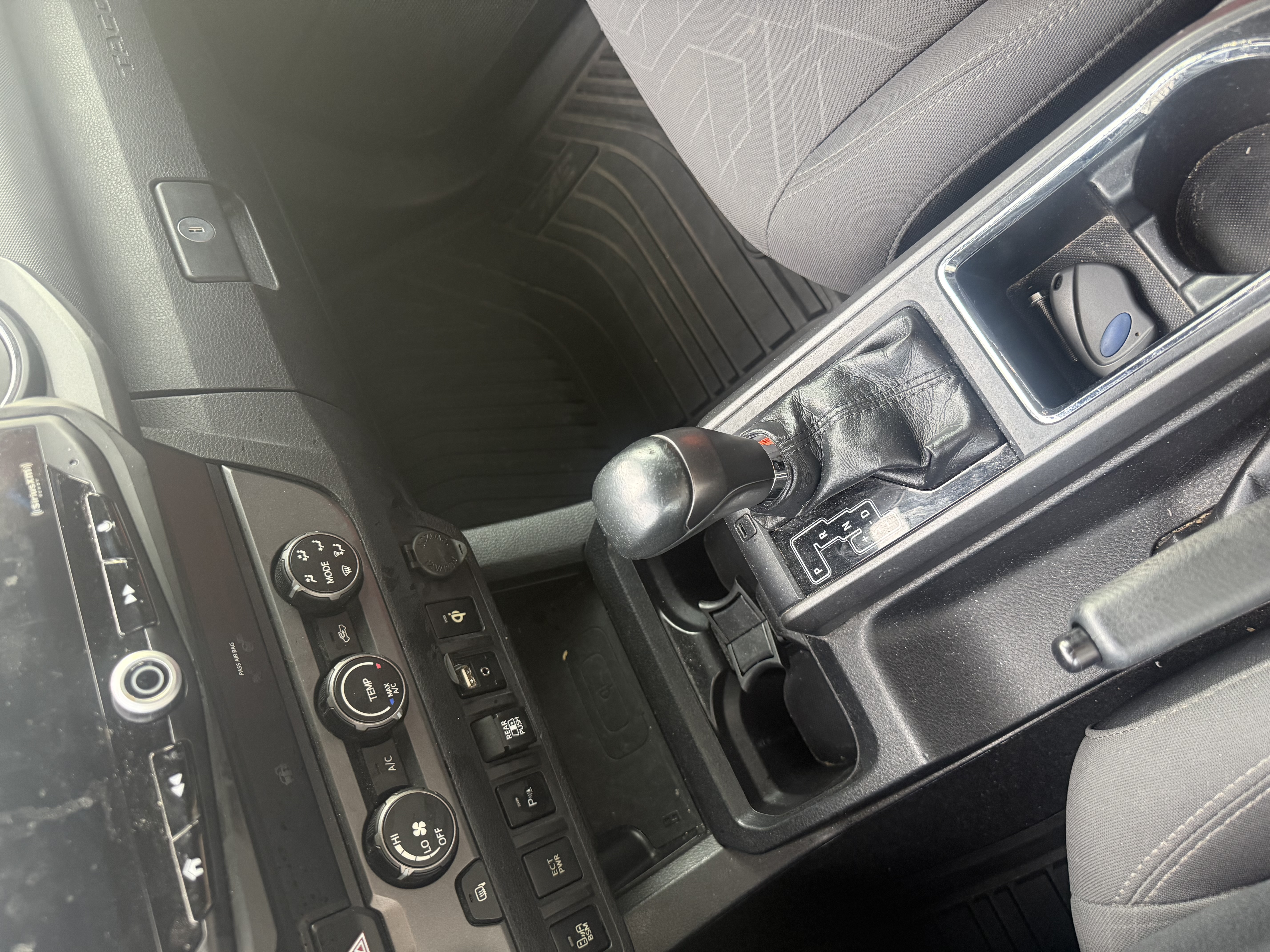 Used 2019 Toyota Tacoma TRD Sport w/ Technology Package RWD image 8