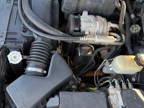 Used 1998 Isuzu Hombre S image 8