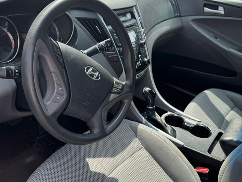 Used 2012 Hyundai Sonata GLS image 9