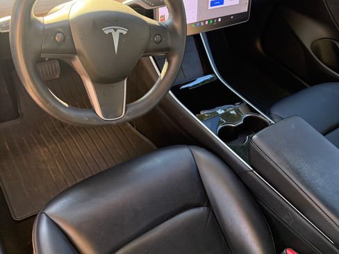 Used 2020 Tesla Model 3 Standard Range Plus RWD image 9