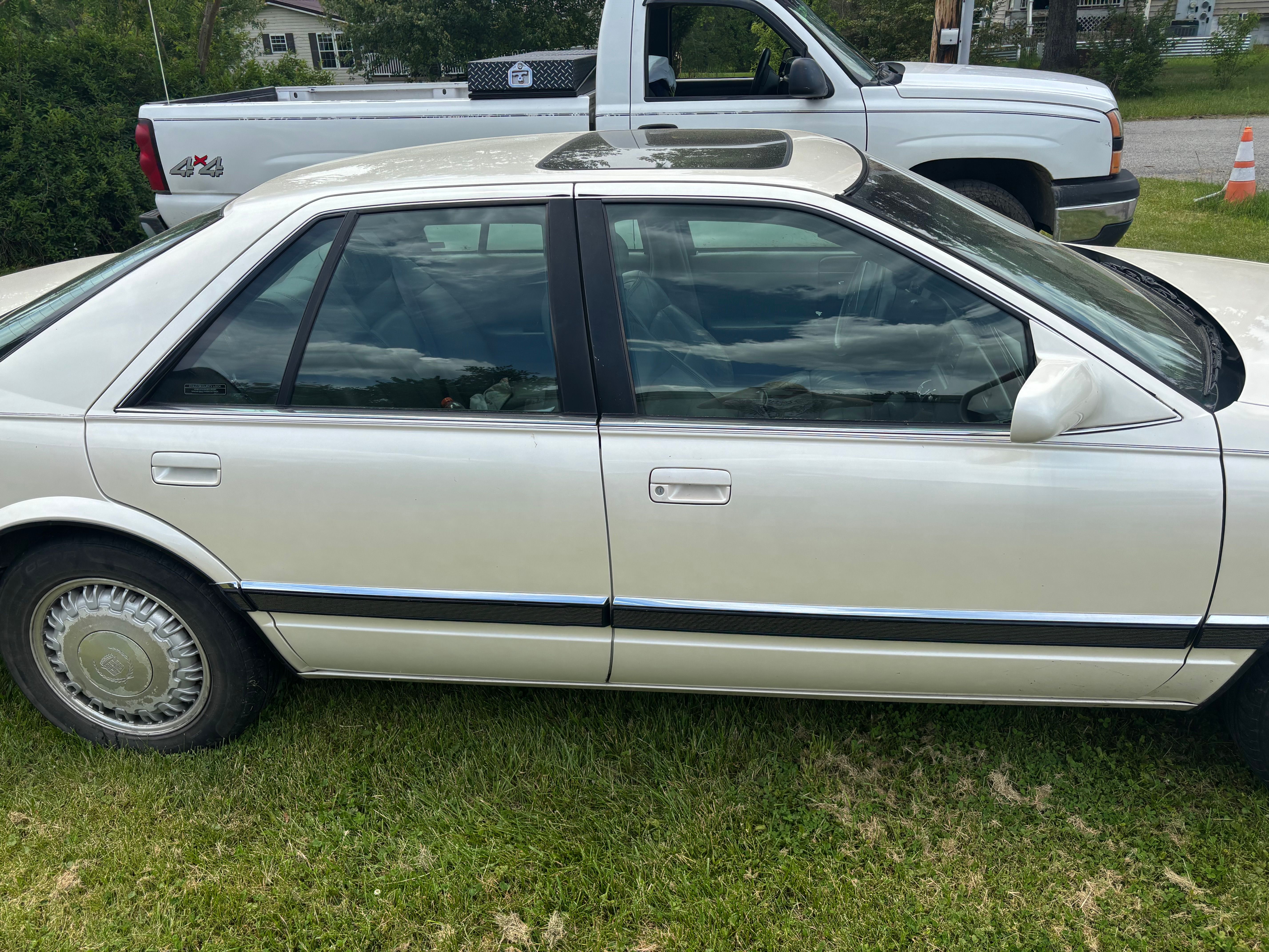 Used 1993 Cadillac Seville FWD image 10