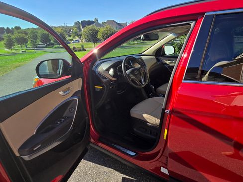 Used 2017 Hyundai Santa Fe FWD w/ SE Ultimate Tech Package 03 image 4