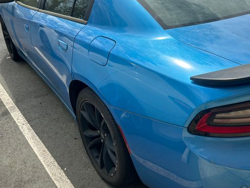 Used 2018 Dodge Charger SXT w/ Blacktop Package image 15