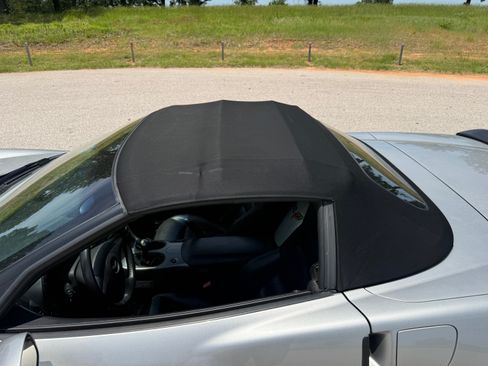 Used 2006 Chevrolet Corvette Convertible w/ Preferred Equipment Group RWD image 18