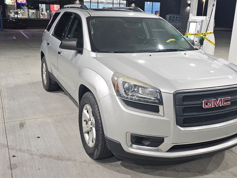 Used 2016 GMC Acadia SLE image 4