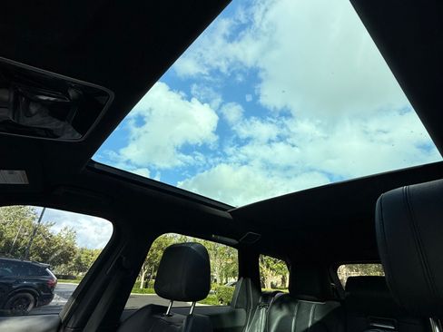 Used 2015 Land Rover Range Rover Sport SE AWD/4WD image 6