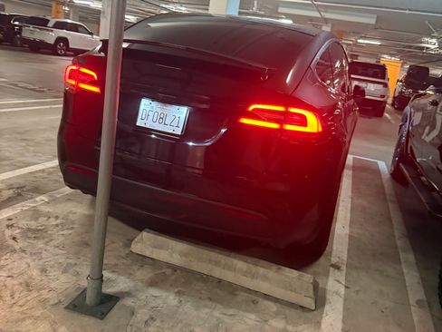 Used 2021 Tesla Model X Performance image 5