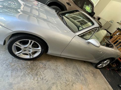 Used 2004 MAZDA MX-5 Miata LS image 5