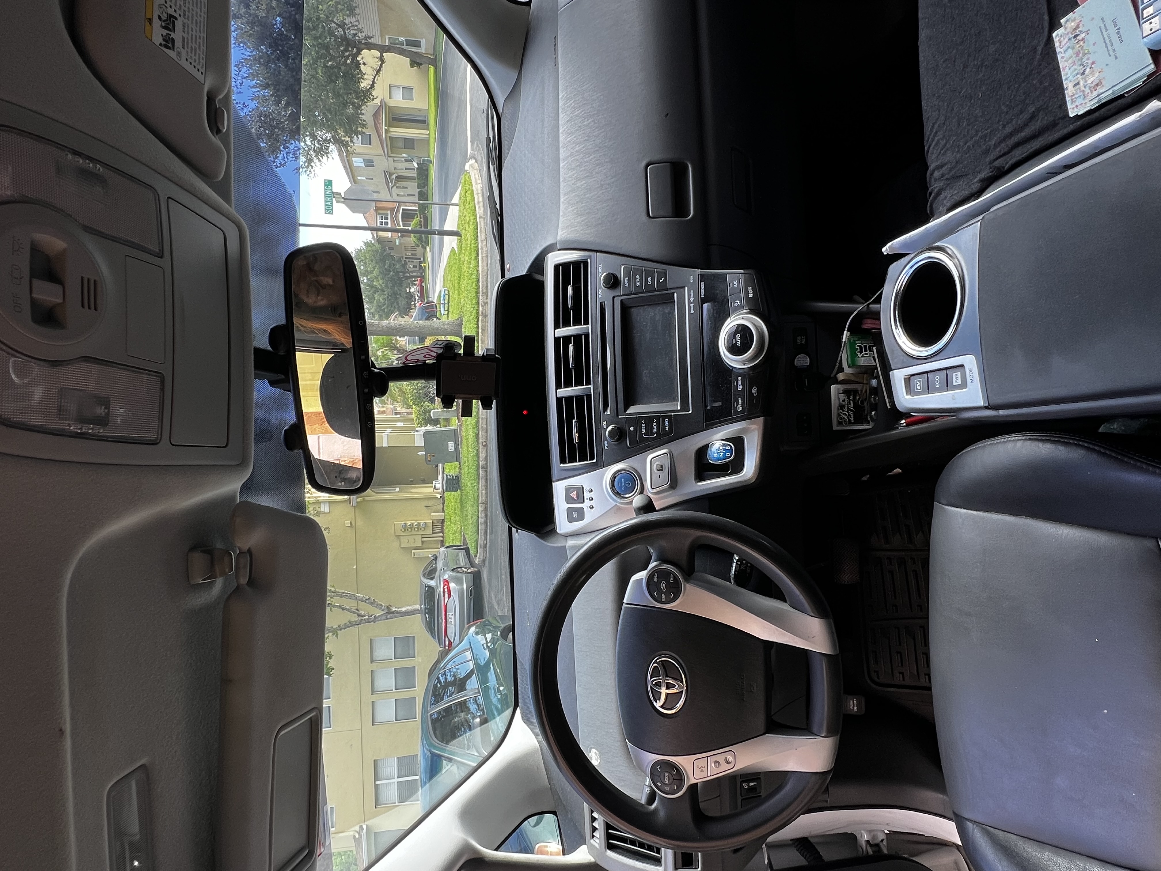 Used 2012 Toyota Prius V Five FWD image 2