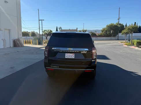 Used 2024 Chevrolet Suburban LT image 5
