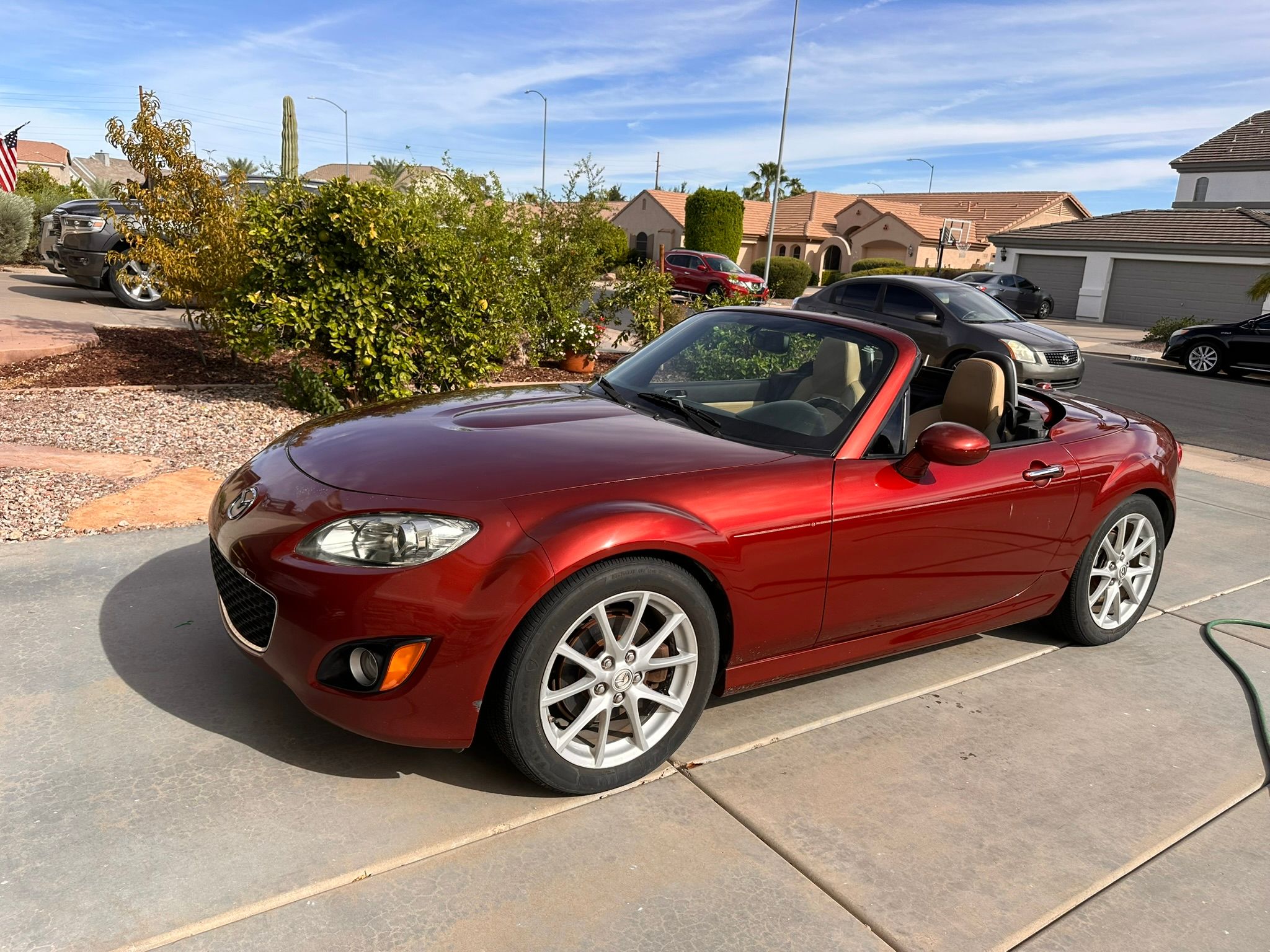 Used 2011 MAZDA MX-5 Miata Grand Touring w/ Premium Pkg RWD image 2