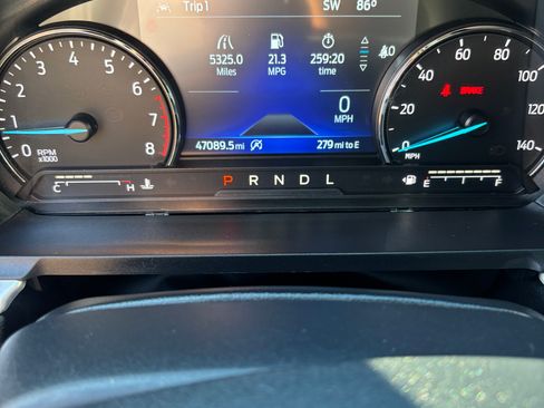 Used 2021 Ford Explorer XLT image 11