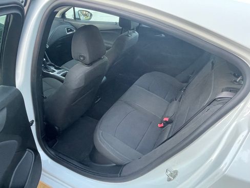 Used 2017 Chevrolet Cruze LT w/ Convenience Package FWD image 9