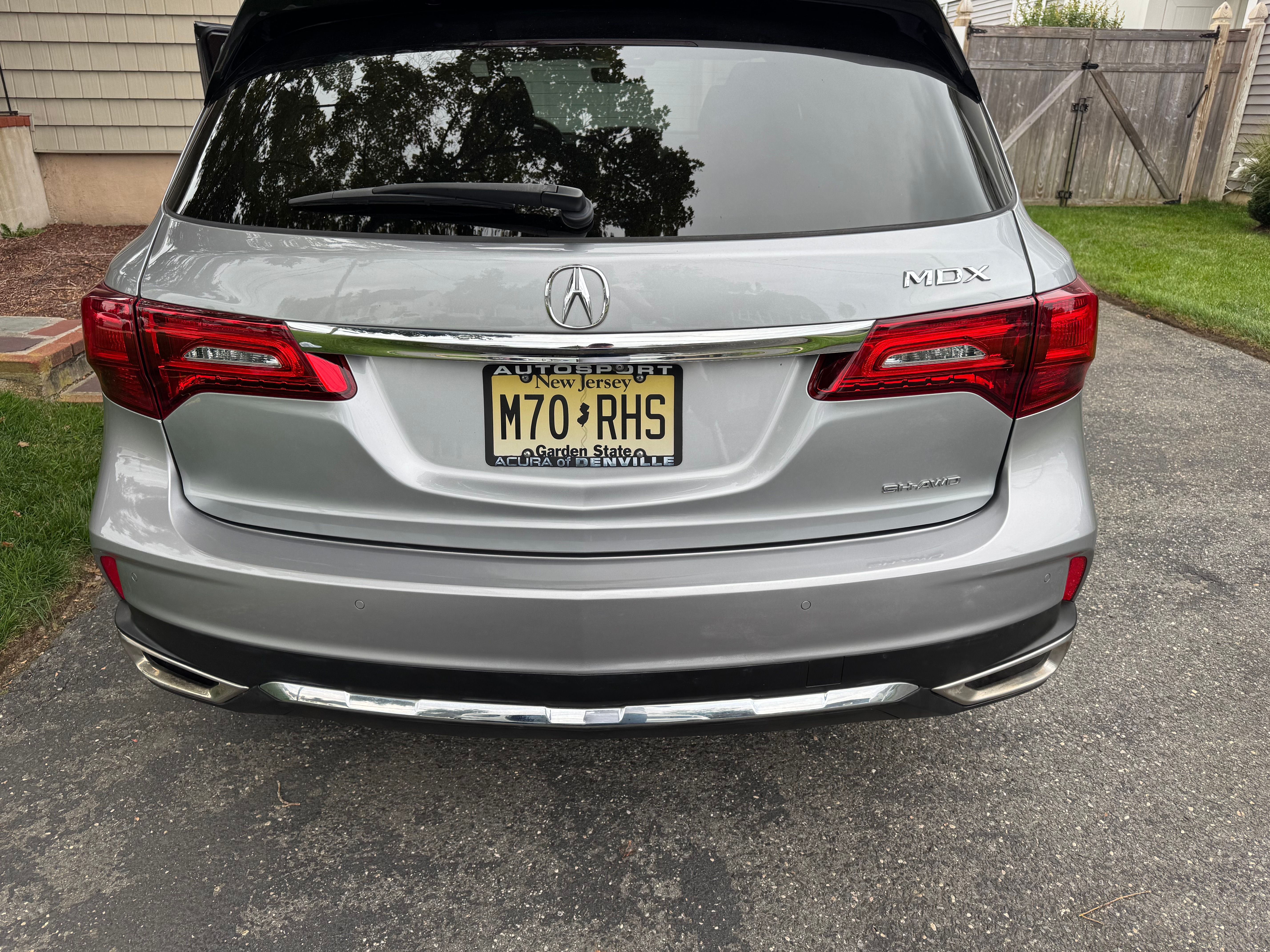 Used 2019 Acura MDX w/ Technology Package AWD/4WD image 2
