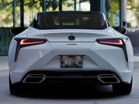 Used 2023 Lexus LC 500h w/ Dynamic Handling Package image 8