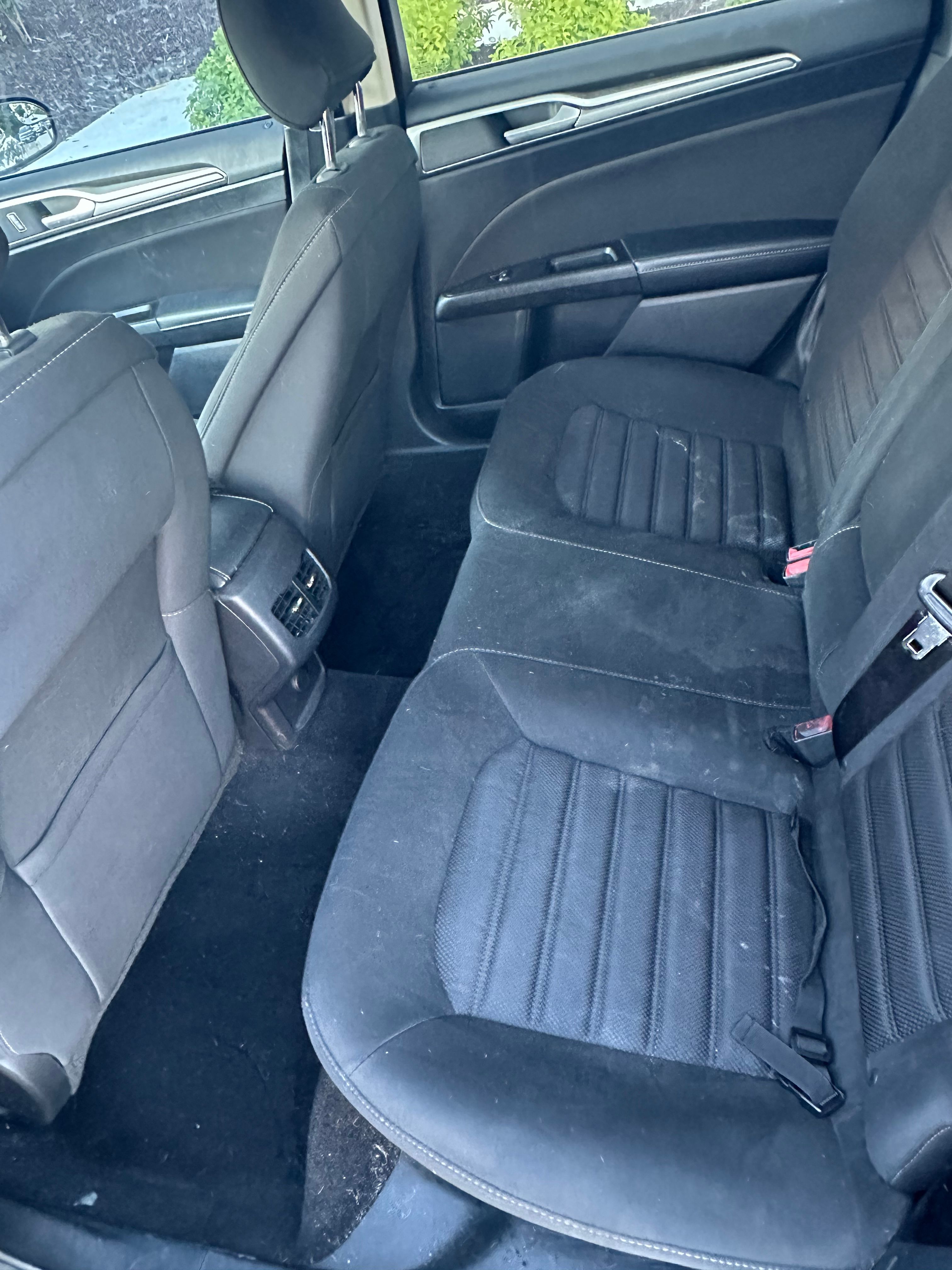 Used 2017 Ford Fusion SE FWD image 11